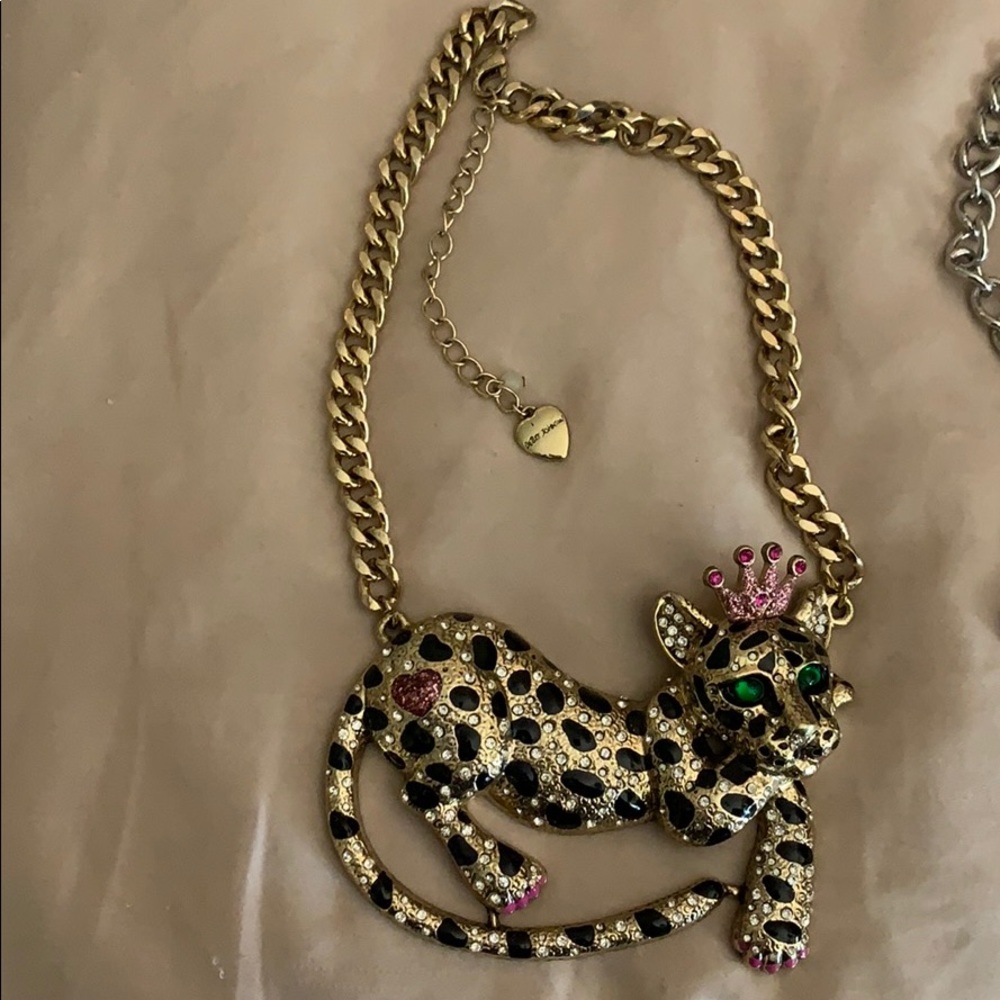 Betsy Johnson lep necklace